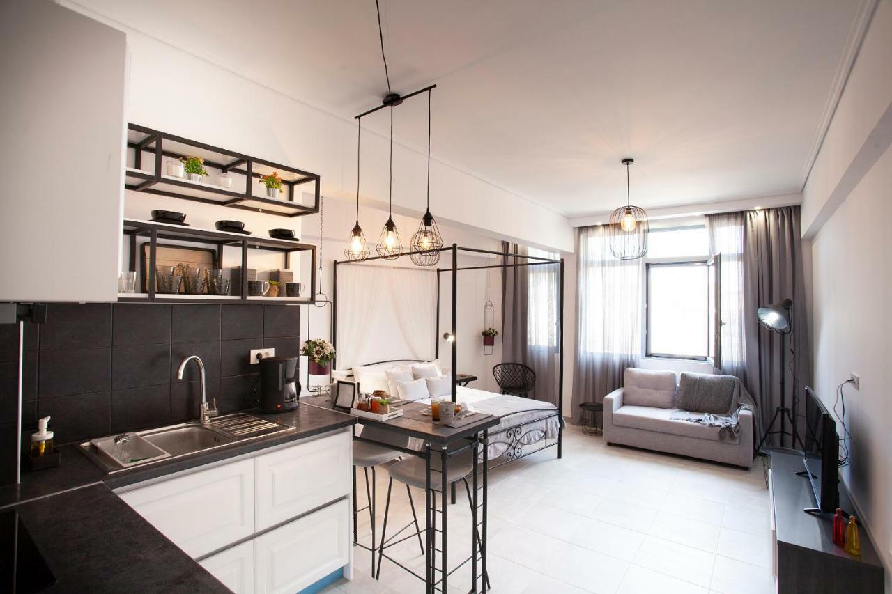 Ferienwohnung Aristophanes Luxury Flat Psyrri Square Athen Exterior foto